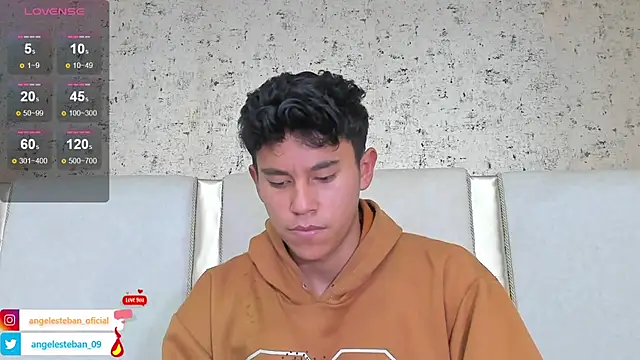 Snapshot of Angel_esteban_fx chatting on 01-28-25, 10:02 Angel esteban fx online show from 01-28-25, 10:02
