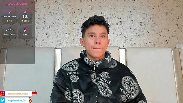 Snapshot of Angel_esteban_fx chatting on 02-13-25, 04:00 Angel esteban fx online show from 02-13-25, 04:00