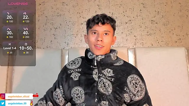 Snapshot of Angel_esteban_fx chatting on 02-13-25, 07:03 Angel esteban fx online show from 02-13-25, 07:03