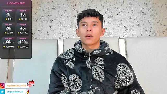 Snapshot of Angel_esteban_fx chatting on 02-13-25, 10:12 Angel esteban fx online show from 02-13-25, 10:12