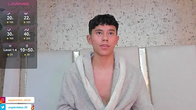 Snapshot of Angel_esteban_fx chatting on 02-14-25, 03:54 Angel esteban fx online show from 02-14-25, 03:54