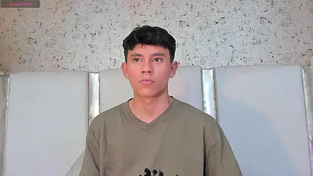 Snapshot of Angel_esteban_fx chatting on 02-23-25, 03:45 Angel esteban fx online show from 02-23-25, 03:45