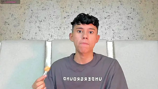 Snapshot of Angel_esteban_fx chatting on 03-08-25, 06:43 Angel esteban fx online show from 03-08-25, 06:43