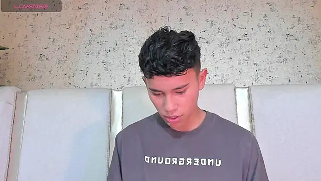 Snapshot of Angel_esteban_fx chatting on 03-16-25, 03:47 Angel esteban fx online show from 03-16-25, 03:47