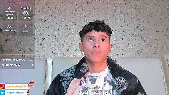 Snapshot of Angel_esteban_fx chatting on 03-19-25, 10:00 Angel esteban fx online show from 03-19-25, 10:00