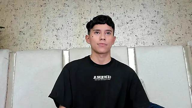 Snapshot of Angel_esteban_fx chatting on 03-22-25, 03:41 Angel esteban fx online show from 03-22-25, 03:41