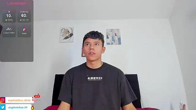 Snapshot of Angel_esteban_fx chatting on 11-22-25, 12:04 Angel esteban fx online show from 11-22-25, 12:04