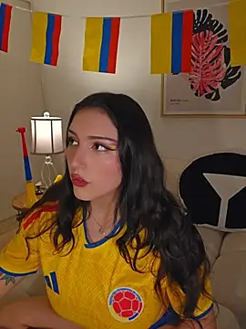 Snapshot of freya_bella_ chatting on 06-19-26, 06:18 freya bella online show from 06-19-26, 06:18