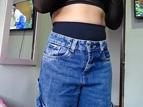 Laura martin  online show from 11-15-25, 09:32