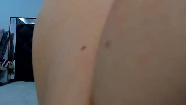 Sara Thompsoon online show from 12-15-24, 12:17