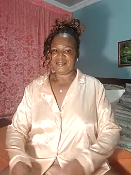 Snapshot of TALLNSEXY48 chatting on 09-21-25, 12:34 TALLNSEXY48 online show from 09-21-25, 12:34