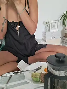 Snapshot of SexyErola27 chatting on 05-15-26, 10:44 SexyErola27 online show from 05-15-26, 10:44