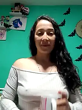 emilypoppy3 online show from 02-06-25, 11:15