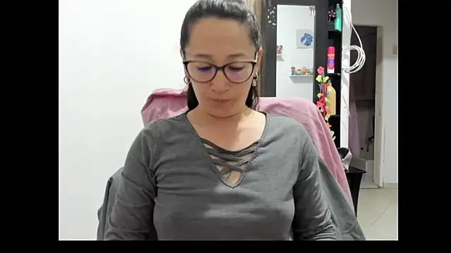 emilypoppy3 online show from 03-27-26, 09:25