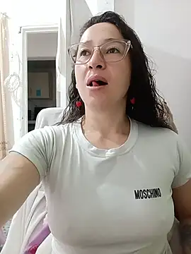 emilypoppy3 online show from 07-25-26, 12:47
