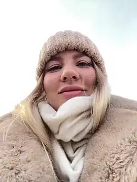 Snapshot of NewLale chatting on 12-12-24, 04:04 NewLale online show from 12-12-24, 04:04