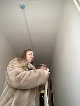 Snapshot of NewLale chatting on 12-20-24, 03:25 NewLale online show from 12-20-24, 03:25