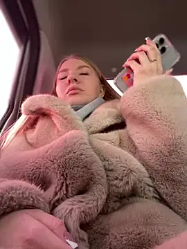 Snapshot of NewLale chatting on 12-20-24, 06:29 NewLale online show from 12-20-24, 06:29