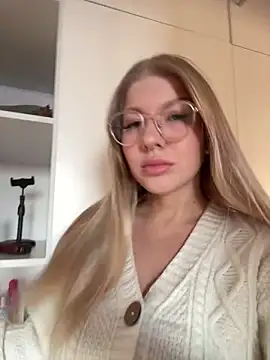 Snapshot of NewLale chatting on 12-21-24, 03:14 NewLale online show from 12-21-24, 03:14