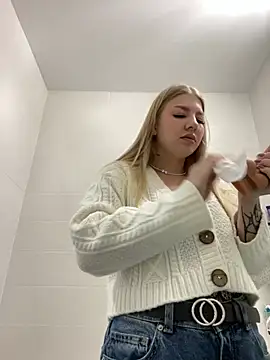 Snapshot of NewLale chatting on 12-26-24, 03:49 NewLale online show from 12-26-24, 03:49