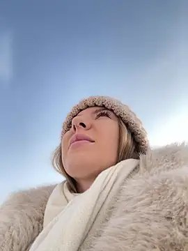 Snapshot of NewLale chatting on 02-03-25, 04:25 NewLale online show from 02-03-25, 04:25