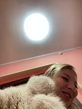 Snapshot of NewLale chatting on 02-09-25, 03:22 NewLale online show from 02-09-25, 03:22