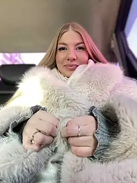 Snapshot of NewLale chatting on 02-21-25, 03:34 NewLale online show from 02-21-25, 03:34