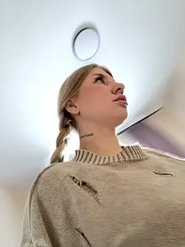 Snapshot of NewLale chatting on 02-24-25, 03:23 NewLale online show from 02-24-25, 03:23