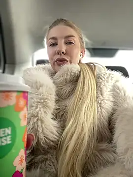 Snapshot of NewLale chatting on 03-15-25, 03:07 NewLale online show from 03-15-25, 03:07