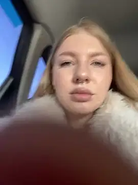 Snapshot of NewLale chatting on 03-17-25, 03:25 NewLale online show from 03-17-25, 03:25