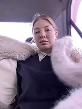 Snapshot of NewLale chatting on 03-18-25, 03:53 NewLale online show from 03-18-25, 03:53