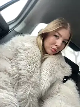 Snapshot of NewLale chatting on 03-21-25, 03:12 NewLale online show from 03-21-25, 03:12