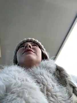 Snapshot of NewLale chatting on 03-22-25, 03:30 NewLale online show from 03-22-25, 03:30