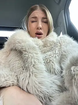 Snapshot of NewLale chatting on 03-23-25, 03:21 NewLale online show from 03-23-25, 03:21