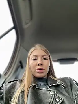 Snapshot of NewLale chatting on 09-14-25, 02:54 NewLale online show from 09-14-25, 02:54