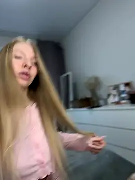 Snapshot of NewLale chatting on 10-10-25, 03:27 NewLale online show from 10-10-25, 03:27