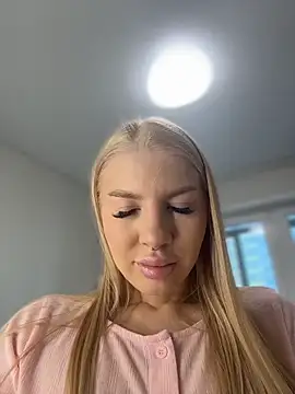 Snapshot of NewLale chatting on 12-01-25, 03:22 NewLale online show from 12-01-25, 03:22