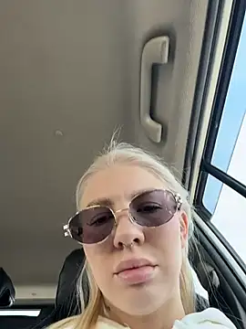 Snapshot of NewLale chatting on 04-26-26, 03:04 NewLale online show from 04-26-26, 03:04