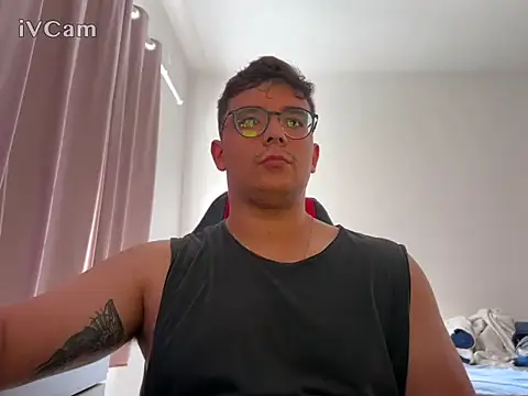 Snapshot of Thickdick6905 chatting on 09-08-25, 06:29 Thickdick6905 online show from 09-08-25, 06:29