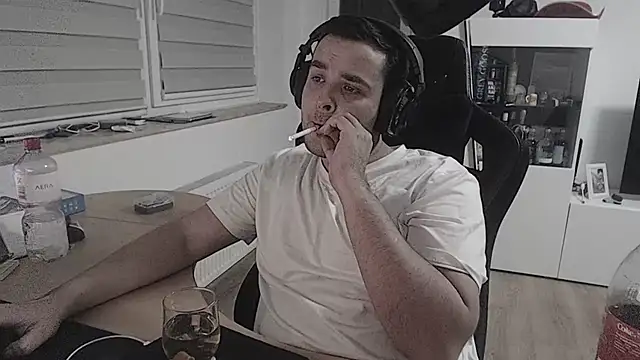 SharkLuigi online show from 09-14-25, 01:49