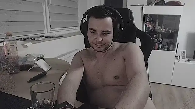 SharkLuigi online show from 09-29-25, 10:47