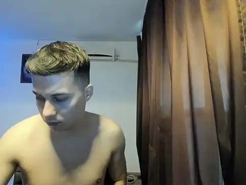 Snapshot of Dreamboy24 chatting on 02-10-26, 01:48 Dreamboy24 online show from 02-10-26, 01:48