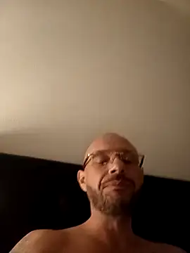 Guitccch online show from 04-21-26, 10:23