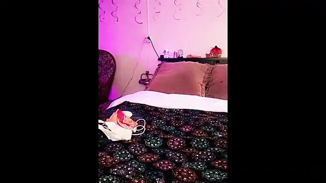 samone9 online show from 10-25-25, 07:52