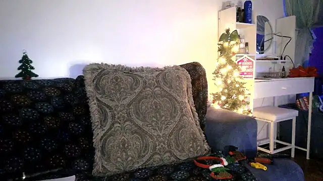 samone9 online show from 12-21-25, 11:12