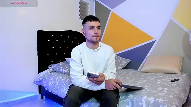 Aron-santoro online show from 09-20-25, 03:18