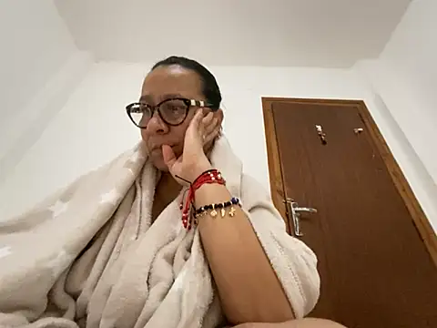 sweeviolet online show from 04-21-26, 06:41