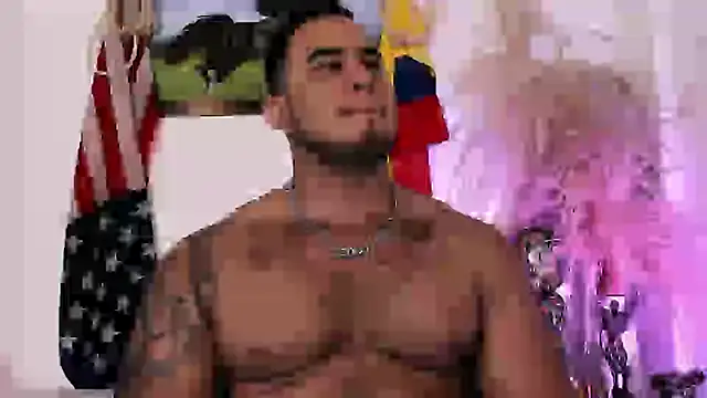 Snapshot of MikeBlame chatting on 03-08-25, 02:40 MikeBlame online show from 03-08-25, 02:40