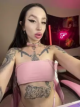 Molly  Moon online show from 06-17-26, 02:58
