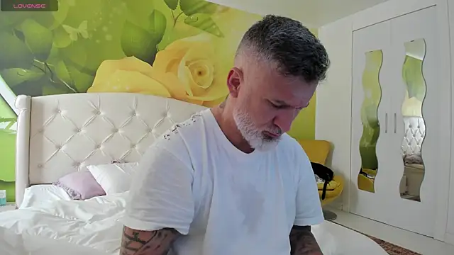 BlowMyXXL online show from 04-09-26, 07:14
